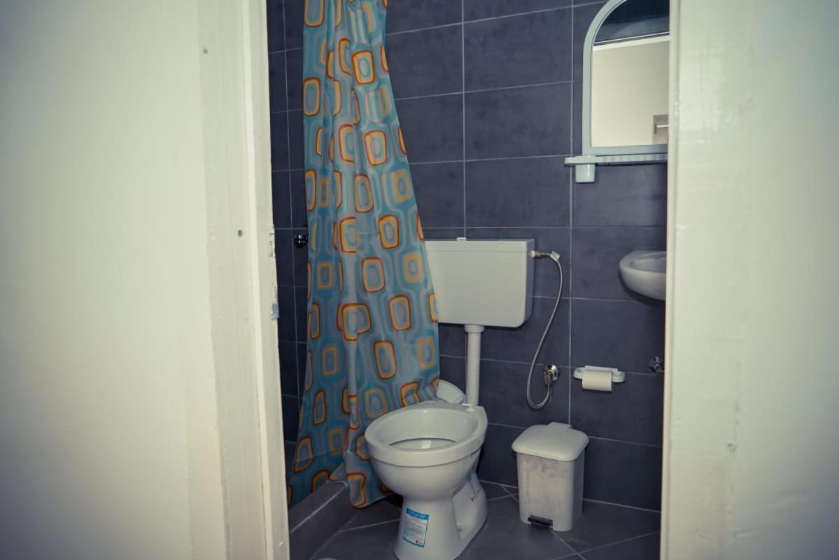 Flora'S Guesthouse 'The Fir Gate' Gjirokaster Luaran gambar