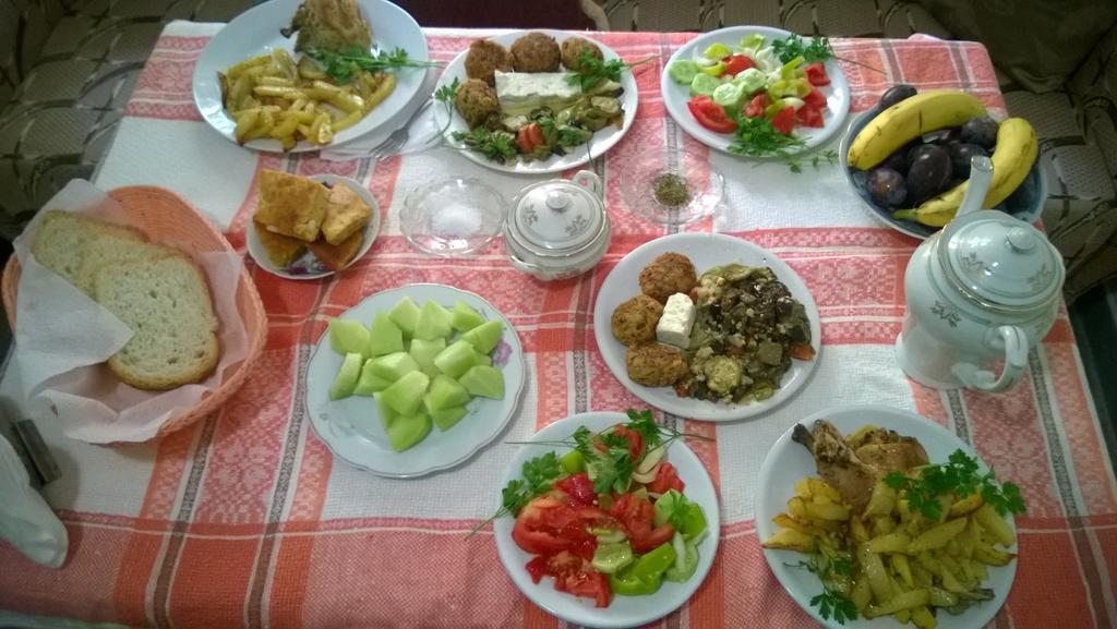 Flora'S Guesthouse 'The Fir Gate' Gjirokaster Luaran gambar