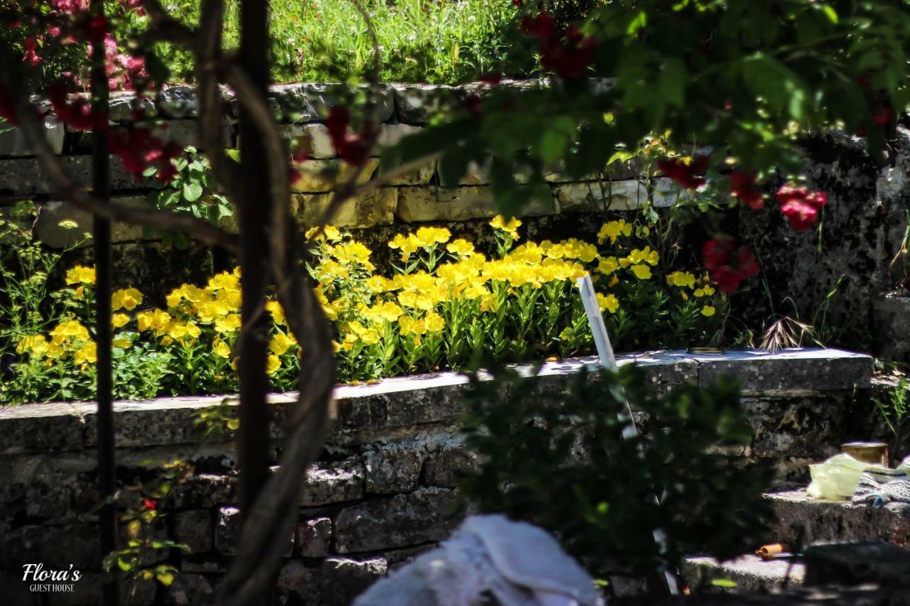 Flora'S Guesthouse 'The Fir Gate' Gjirokaster Luaran gambar