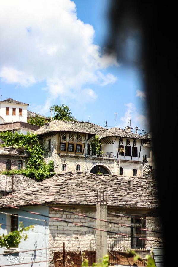 Flora'S Guesthouse 'The Fir Gate' Gjirokaster Luaran gambar